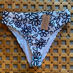 (BRAND NEW) High Leg Bikini Bottom in White Floral Print